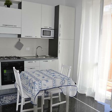 Il Nido Di Quarto Con Park Auto Macchine Piccole Segmento B Genua Exterior foto