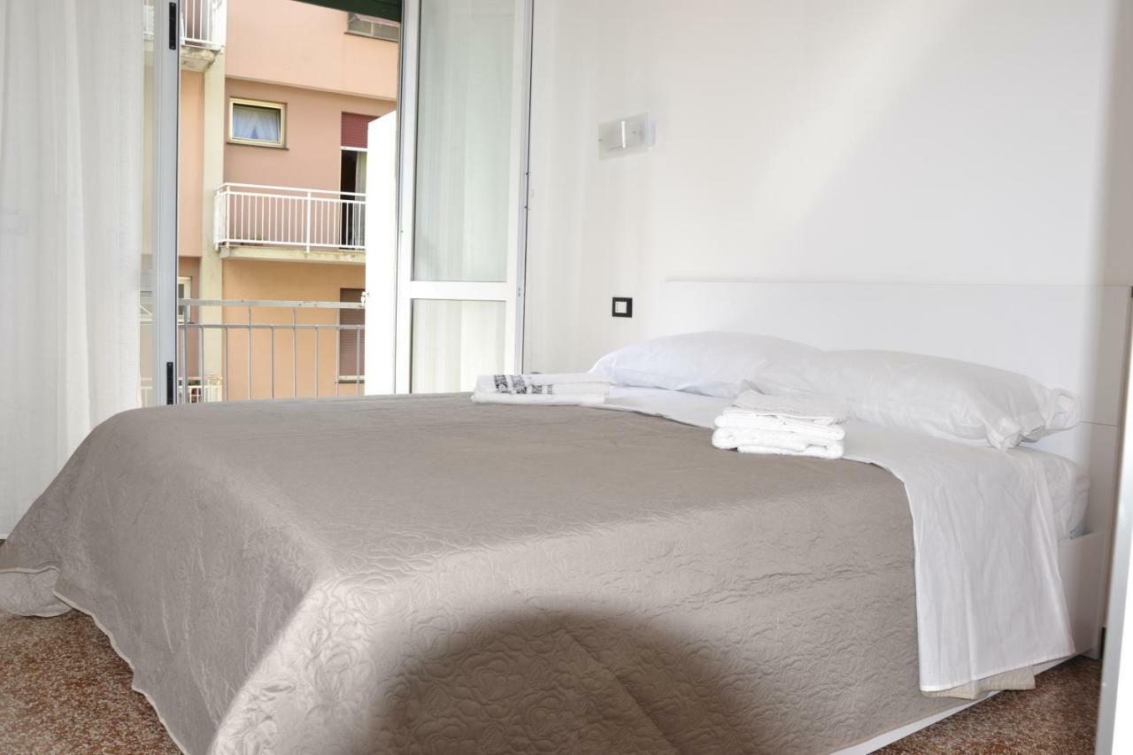 Il Nido Di Quarto Con Park Auto Macchine Piccole Segmento B Genua Exterior foto